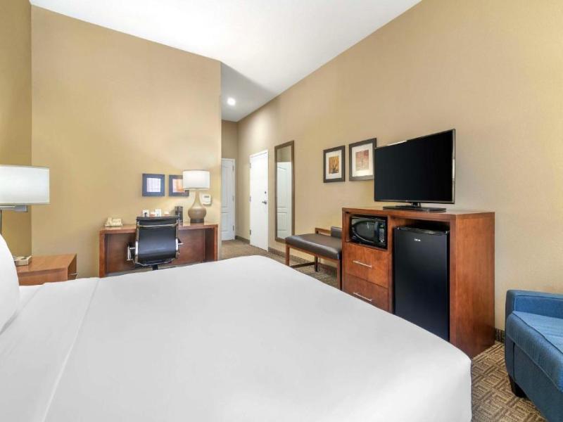 Comfort Inn & Suites Dover-Portsmouth image
