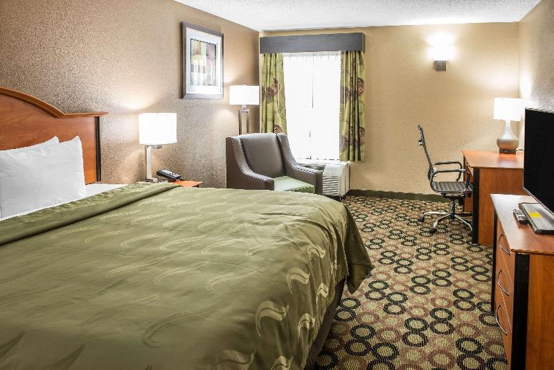 Quality Inn & Suites Columbus West - Hilliard image