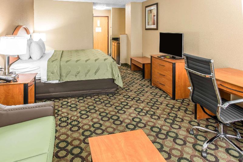 Quality Inn & Suites Columbus West - Hilliard image
