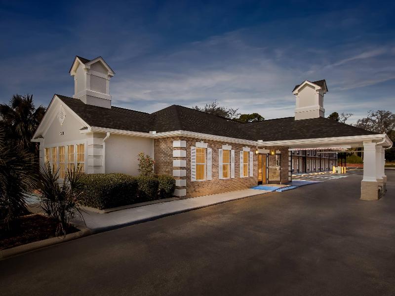 Quality Inn & Suites Lexington image