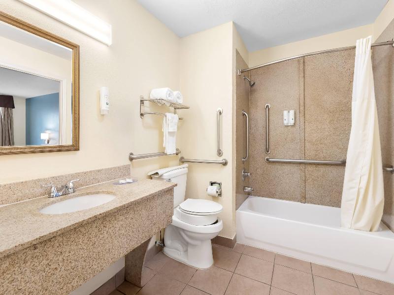 Quality Inn & Suites Lexington image