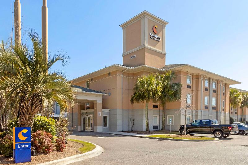 Comfort Inn & Suites Airport Convention Center image