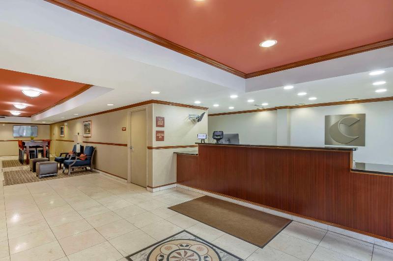 Comfort Inn & Suites Airport Convention Center image