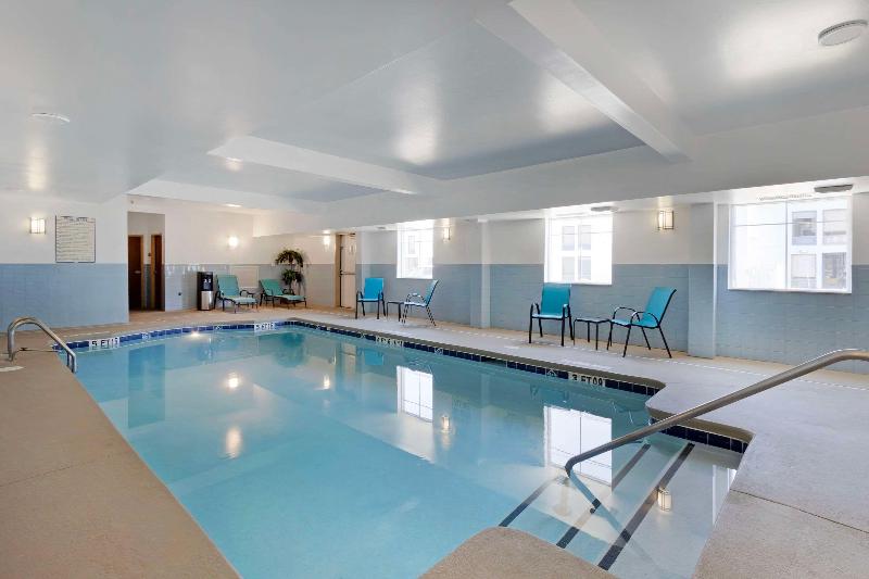 Comfort Inn & Suites Airport Convention Center image