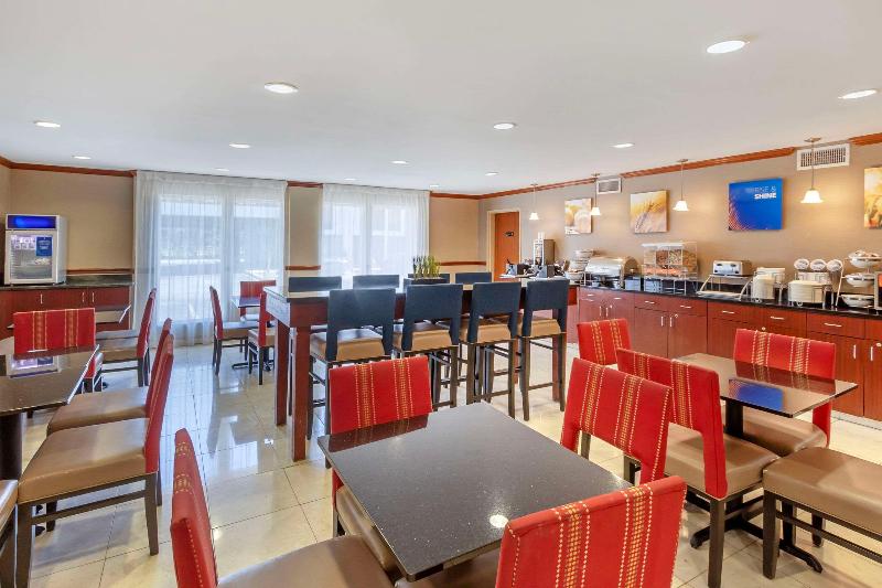 Comfort Inn & Suites Airport Convention Center image