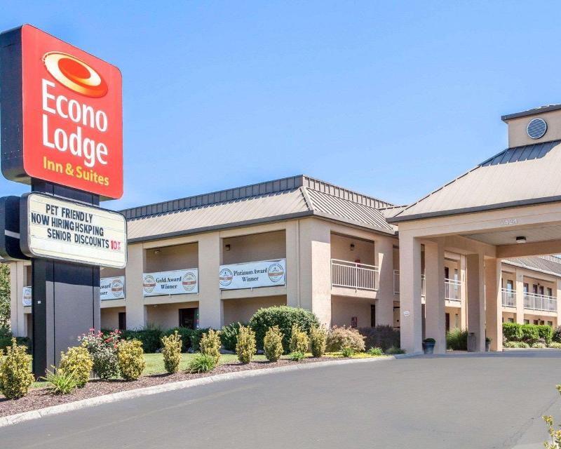 Econo Lodge Inn AND Suites East