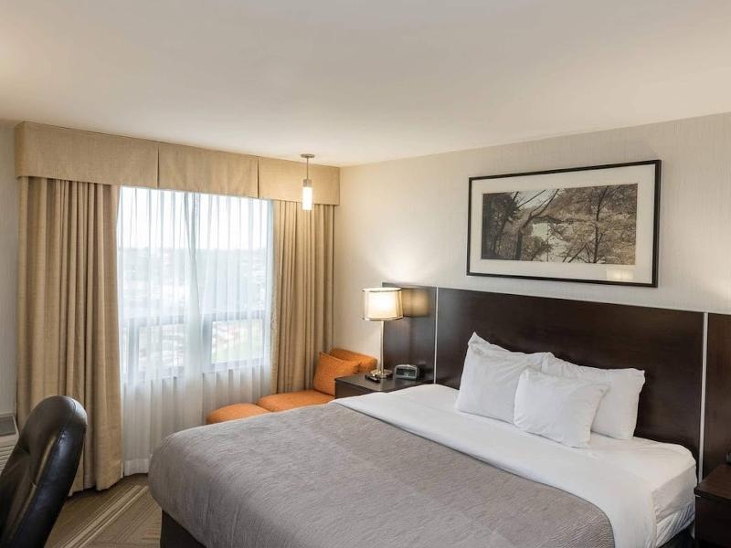 Quality Hotel Burlington image