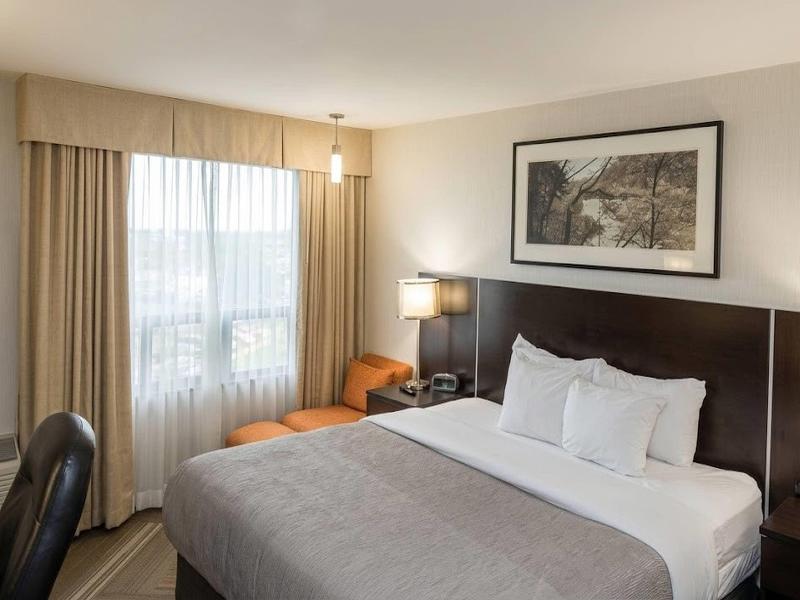 Quality Hotel Burlington image