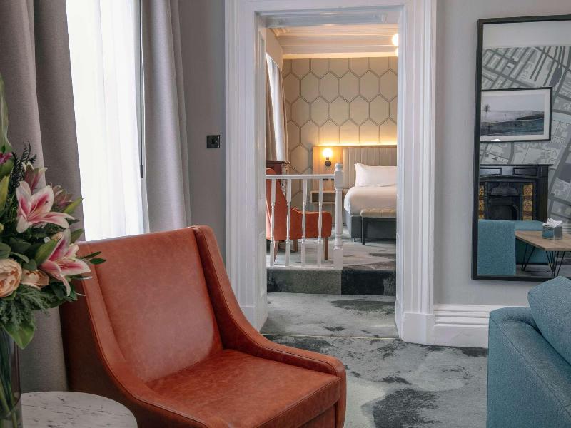 The Queen at Chester Hotel, Handwritten Collection image