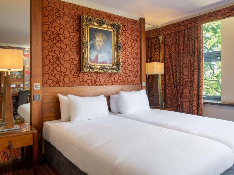 The Queen at Chester Hotel, Handwritten Collection image