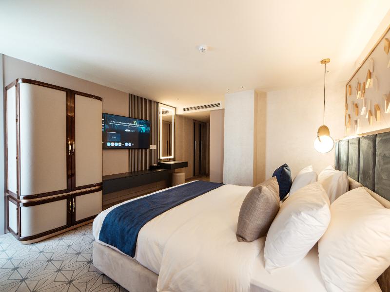 Meridian Luxury Boutique Hotel image