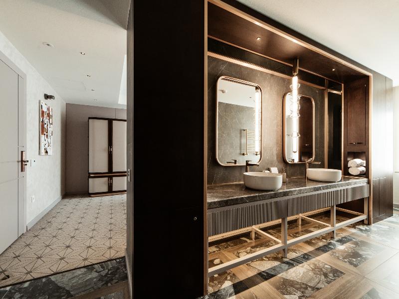 Meridian Luxury Boutique Hotel image