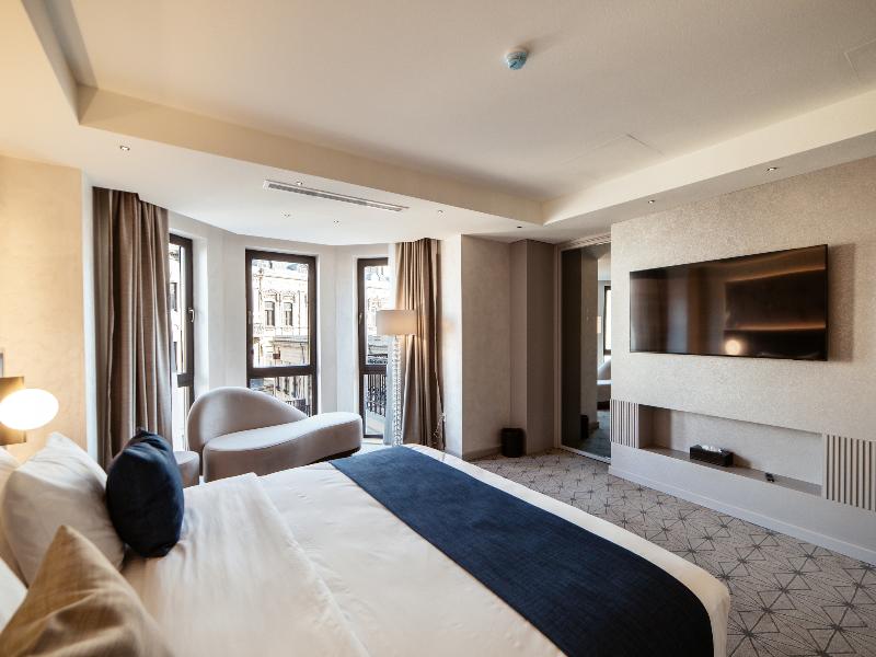 Meridian Luxury Boutique Hotel image