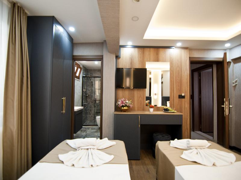 Grand Bagoz Hotel image