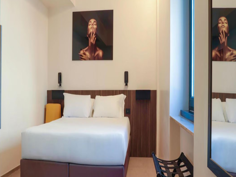 Best Western Hotel Revolution image