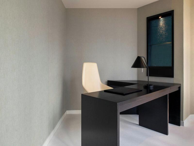 W Doha Hotel & Residences image