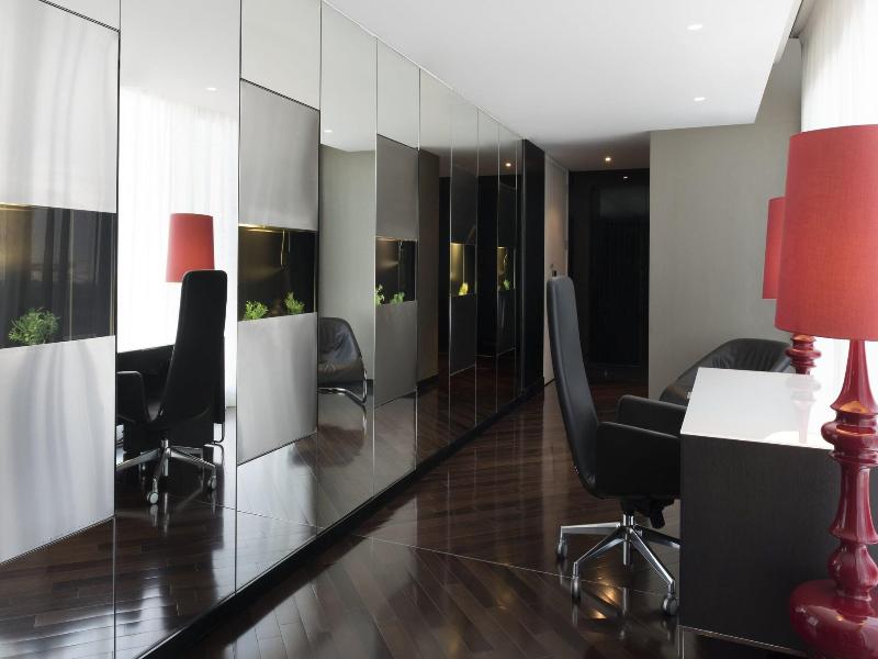 W Doha Hotel & Residences image