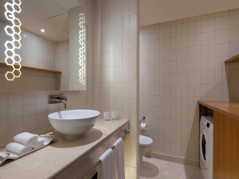W Doha Hotel & Residences image