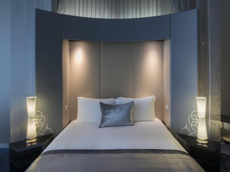 W Doha Hotel & Residences image