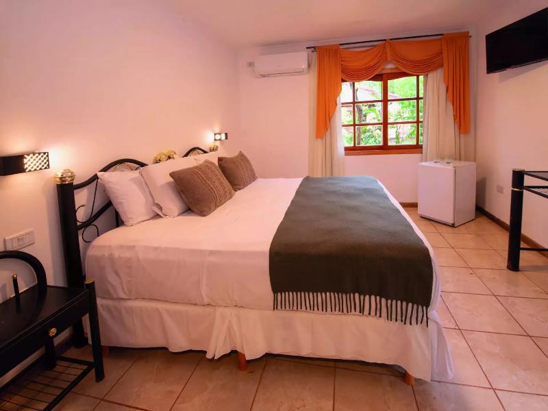 Hotel Y Cabañas Del Leñador image