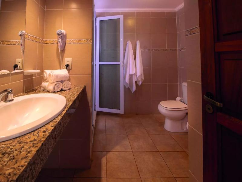 Hotel Y Cabañas Del Leñador image
