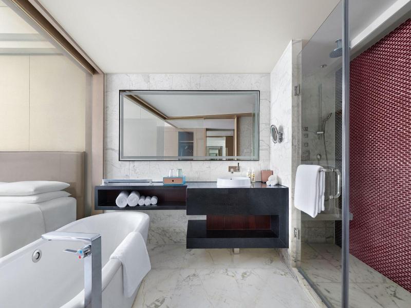 Renaissance Beijing Capital Hotel image