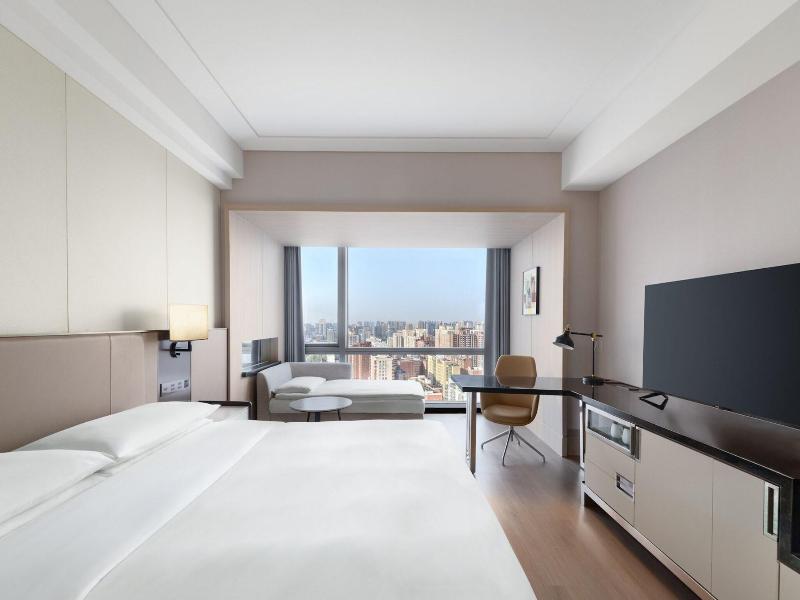 Renaissance Beijing Capital Hotel image