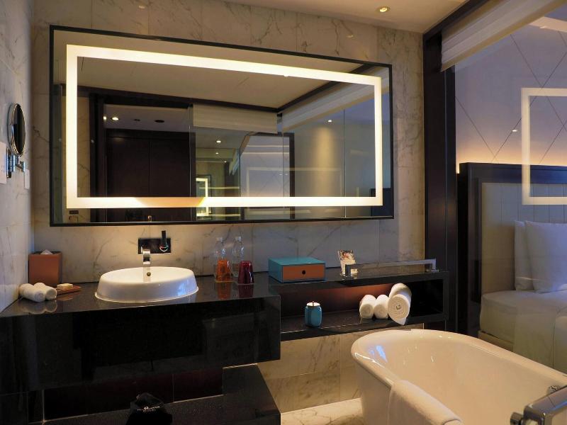 Renaissance Beijing Capital Hotel image