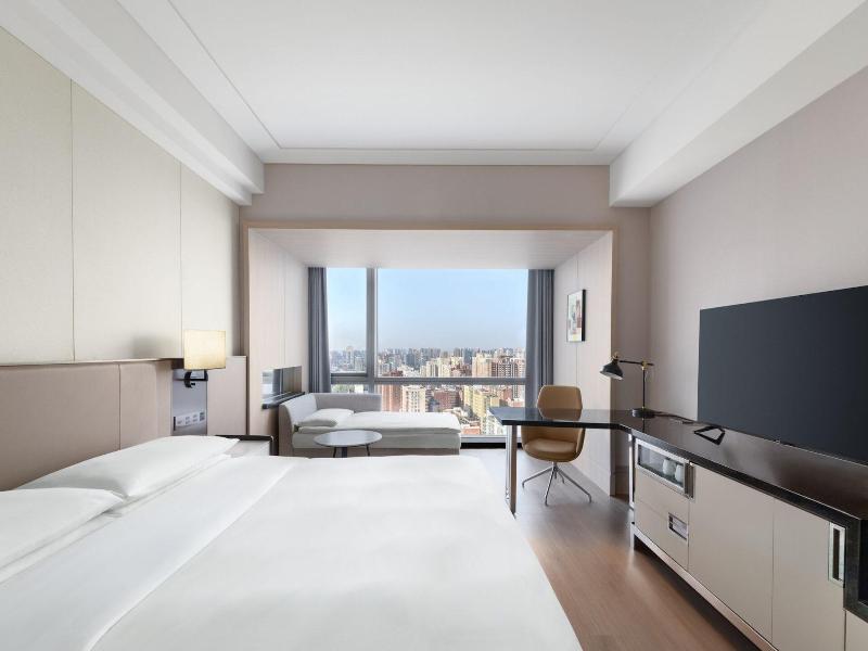 Renaissance Beijing Capital Hotel image