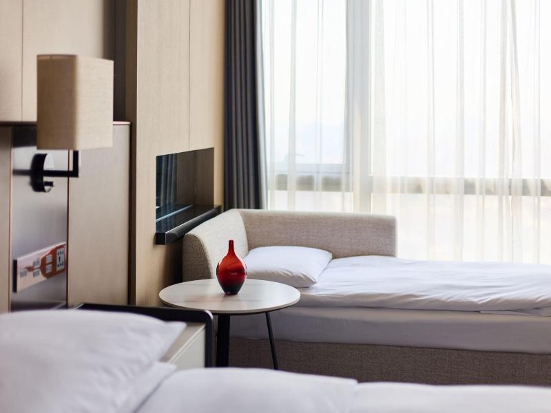Renaissance Beijing Capital Hotel image