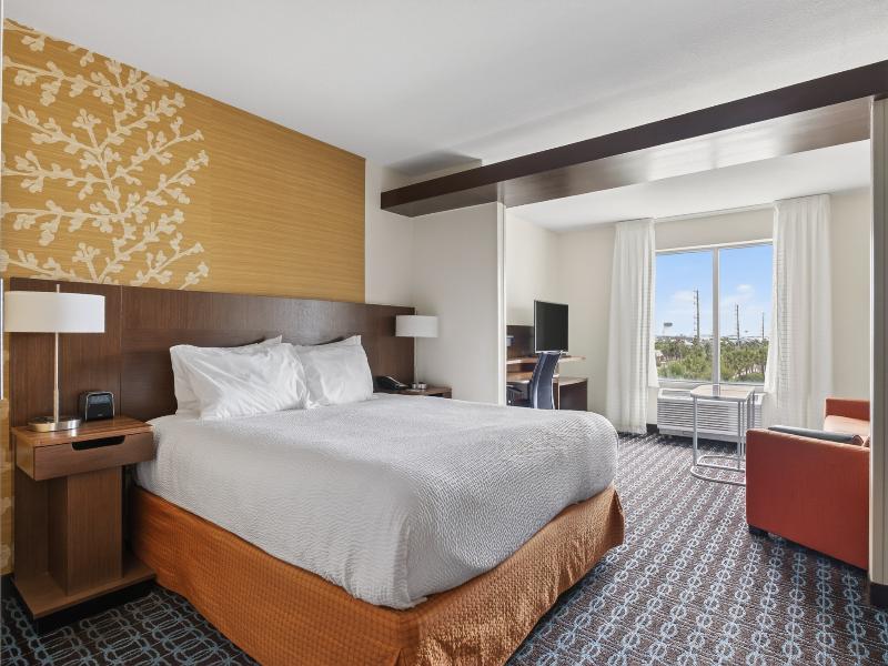 Limited view king suite