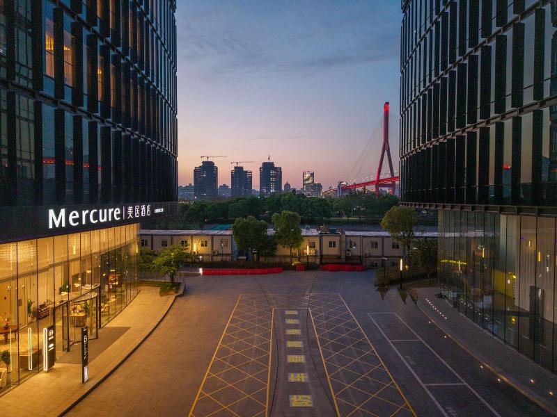 Mercure Shanghai Lujiazui Binjiang Center image