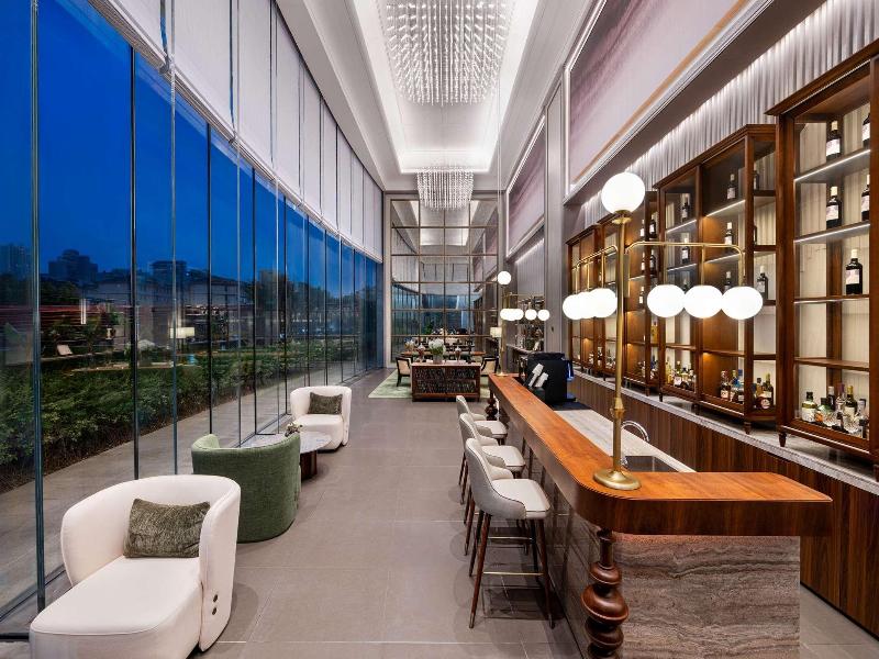 Mercure Shanghai Lujiazui Binjiang Center image