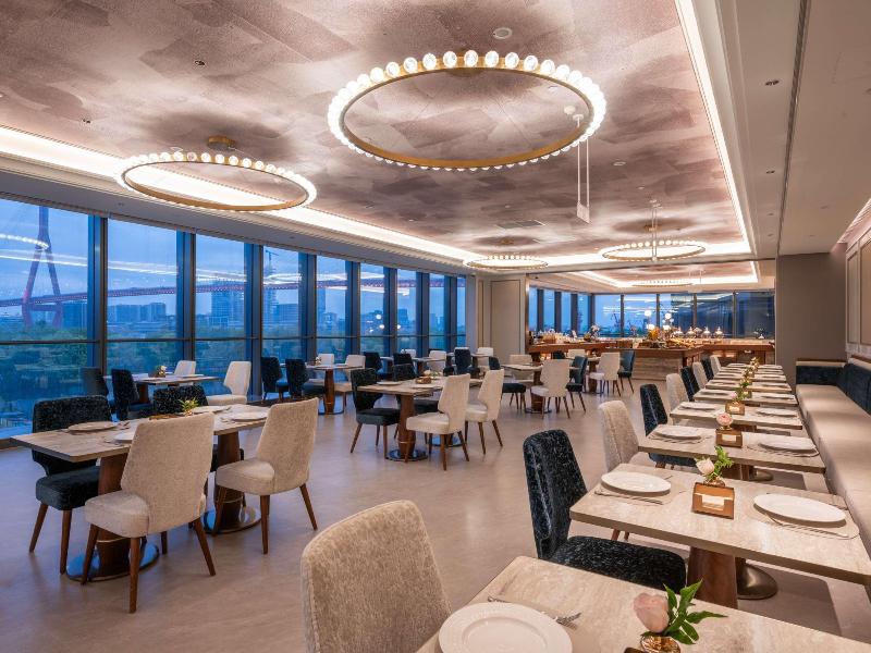 Mercure Shanghai Lujiazui Binjiang Center image