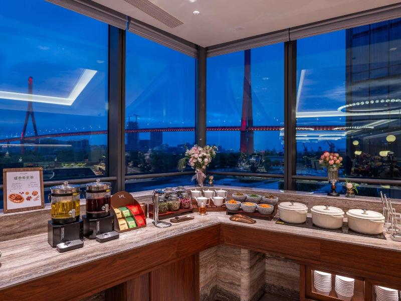 Mercure Shanghai Lujiazui Binjiang Center image