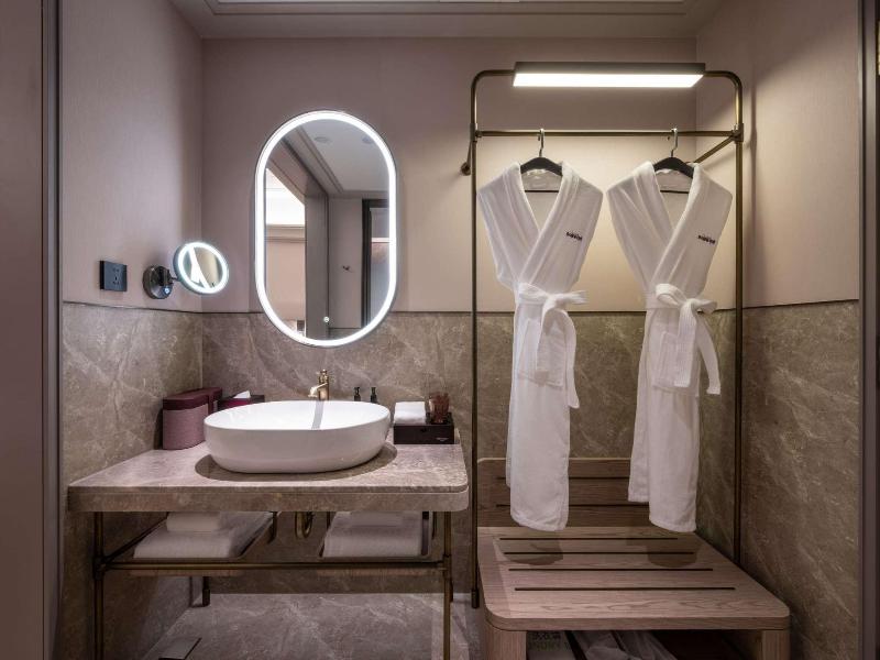 Mercure Shanghai Lujiazui Binjiang Center image