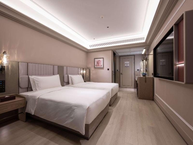 Mercure Shanghai Lujiazui Binjiang Center image