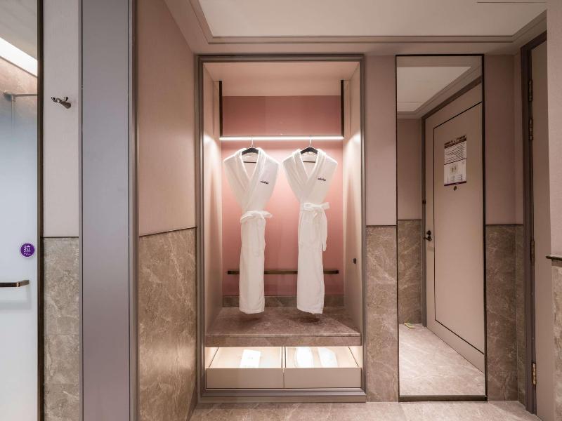 Mercure Shanghai Lujiazui Binjiang Center image
