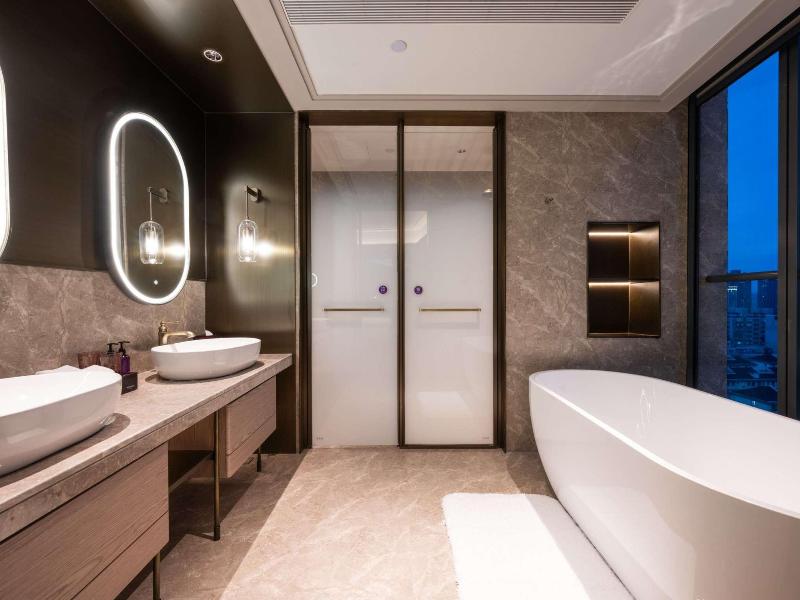 Mercure Shanghai Lujiazui Binjiang Center image