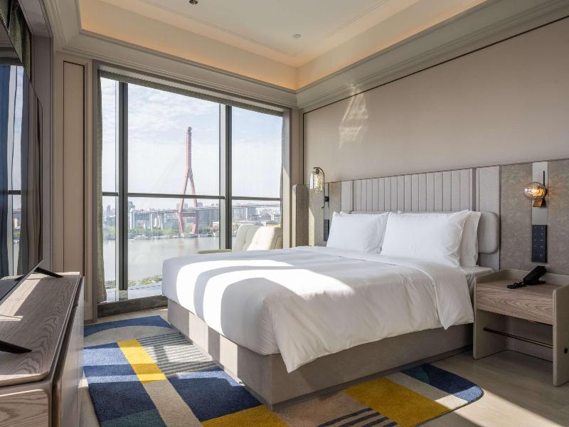 Mercure Shanghai Lujiazui Binjiang Center image