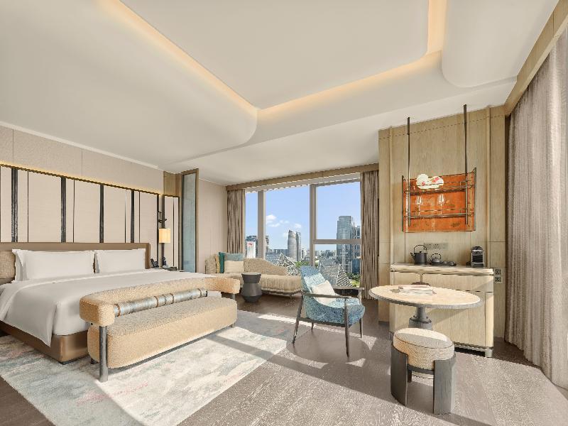 Deluxe Corner Room with One King-size Bed and City Views