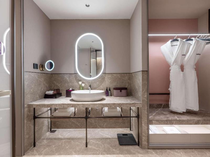 Mercure Shenyang Qingnian Avenue Tv Tower image