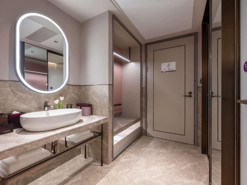 Mercure Shenyang Qingnian Avenue Tv Tower image