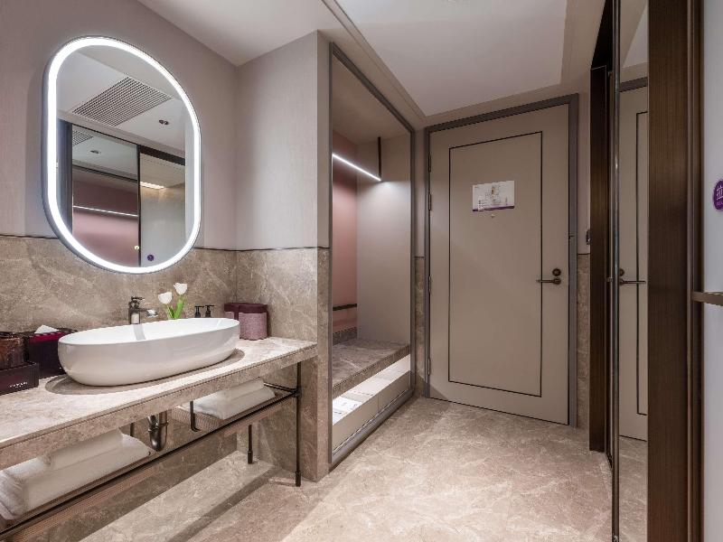 Mercure Shenyang Qingnian Avenue Tv Tower image