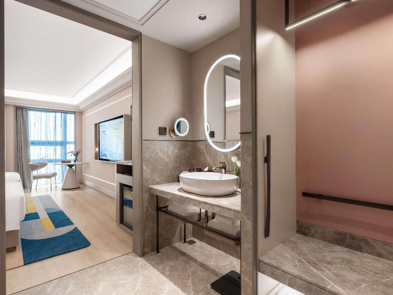 Mercure Shenyang Qingnian Avenue Tv Tower image