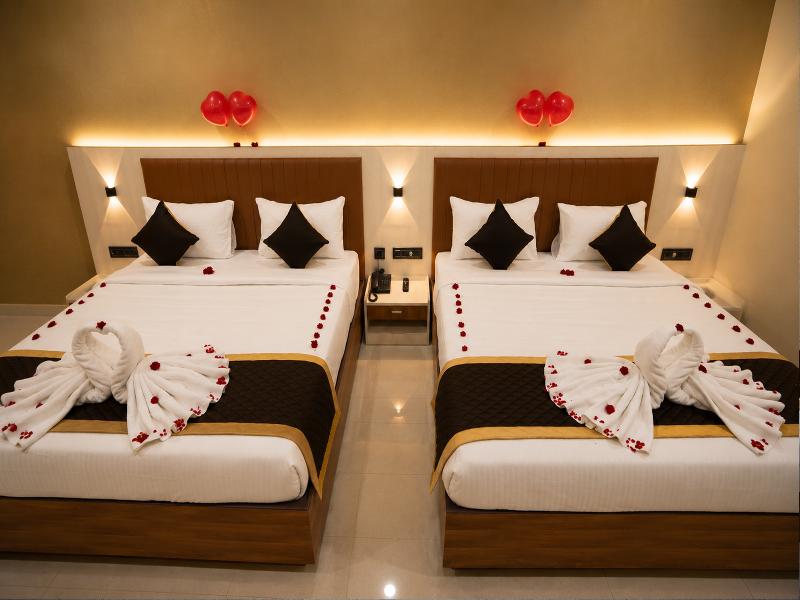 Rma Joliday Inn image