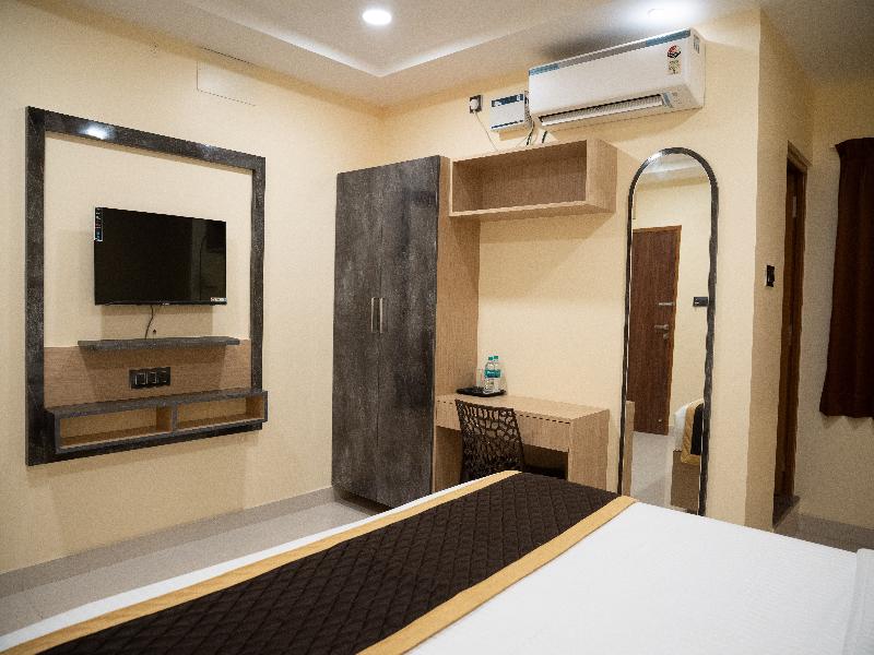 Rma Joliday Inn image