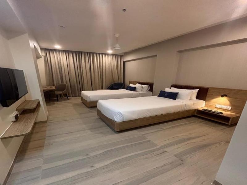 Grand Continent Hotel Yelahanka image