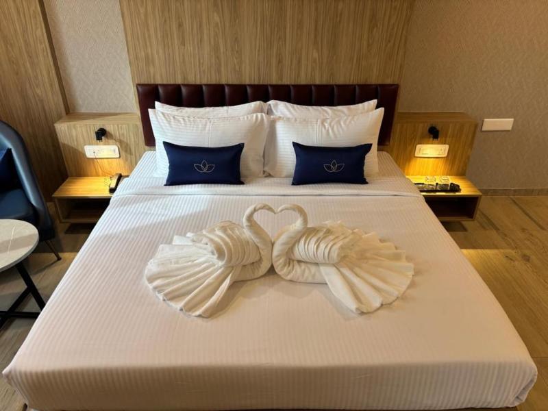 Grand Continent Hotel Yelahanka image