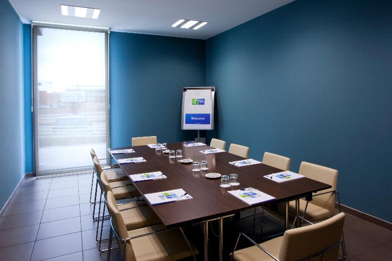 Holiday Inn Express Vitoria image